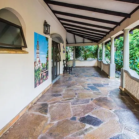 Stephan'S Guest House Port Shepstone Exterior photo